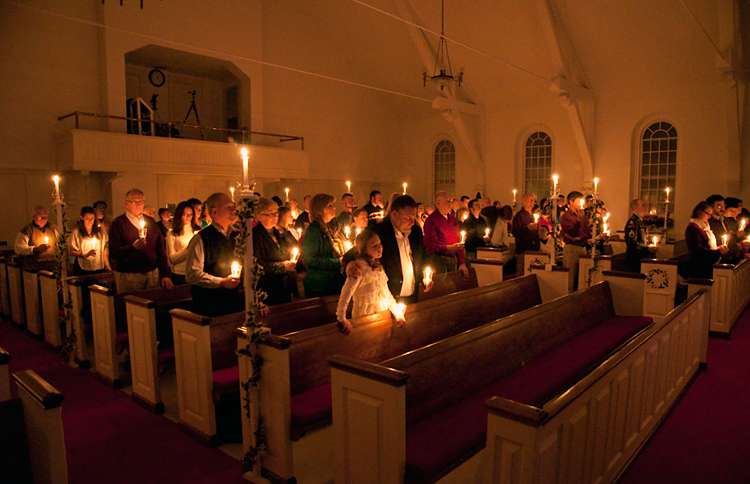 Guideposts: A candlelit Christmas Eve service